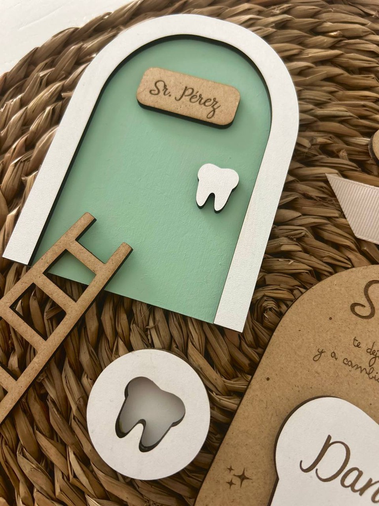 Puerta Sr.Pérez + Colgador